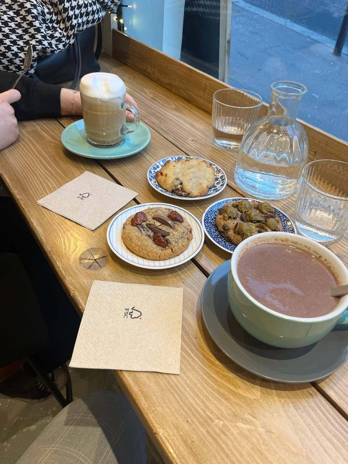 Quatre Heures - Ménilmontant