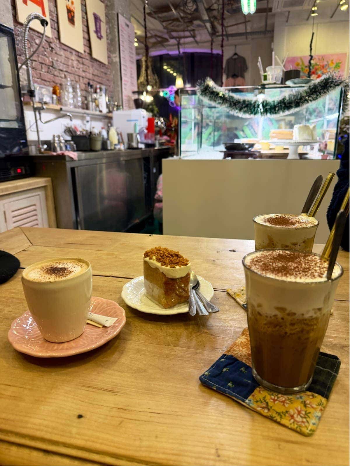 Ha Noi 1988 Flowers and Archives